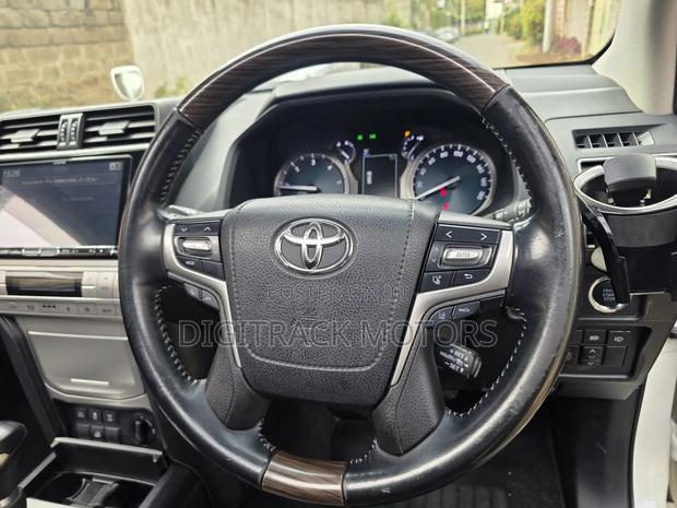 Toyota Land Cruiser Prado 2.8 2020 White