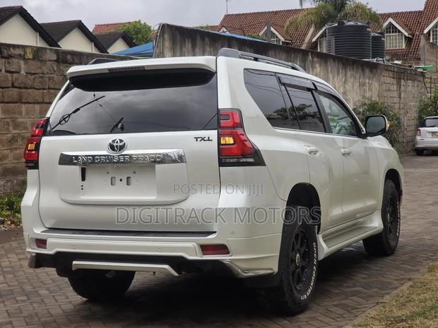 Toyota Land Cruiser Prado 2.8 2020 White