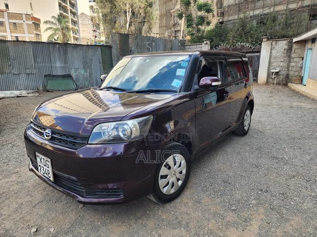 Toyota Corolla Rumion 2014 Brown