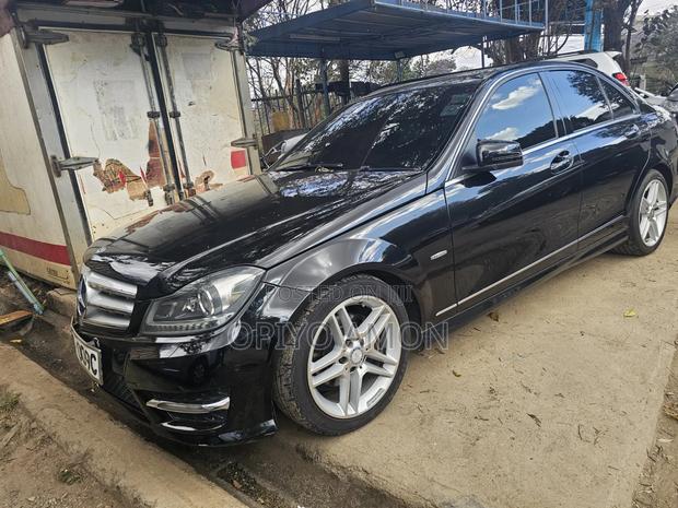 Mercedes-Benz C200 2014 Black