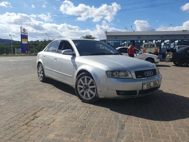 Audi Quattro 2011 Gray