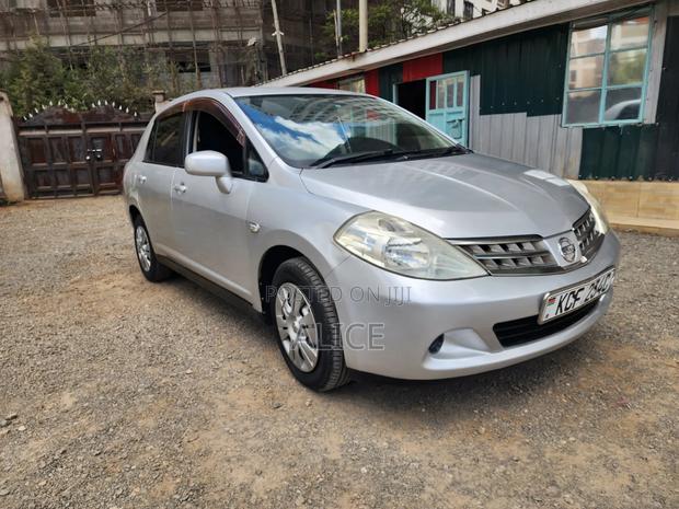 Nissan Tiida 2008 Silver