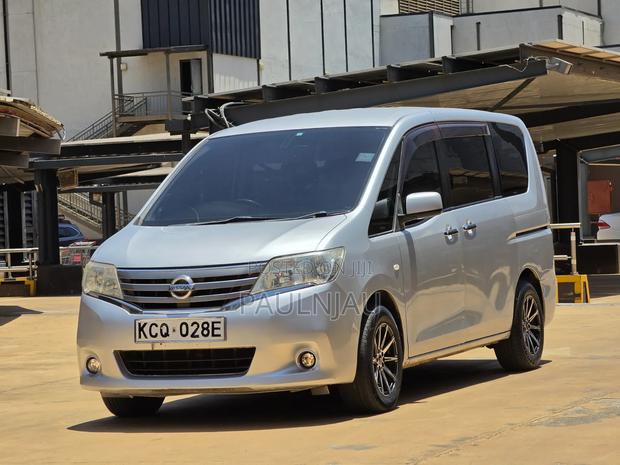 Nissan Serena 2011