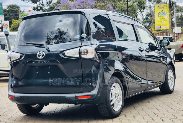 Toyota Sienta 1.5 FWD 2020 Black