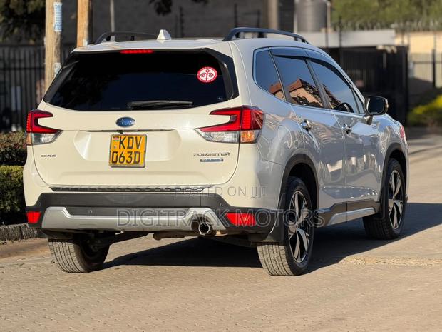 Subaru Forester 2019 White