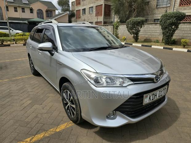 Toyota Corolla Fielder 2015 Gray