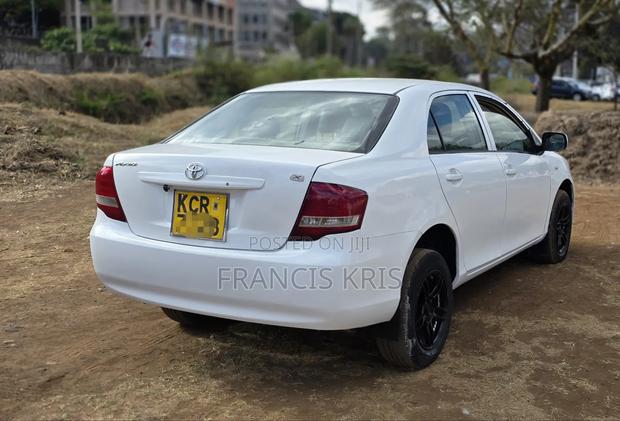 Toyota Axio 2010 Pearl