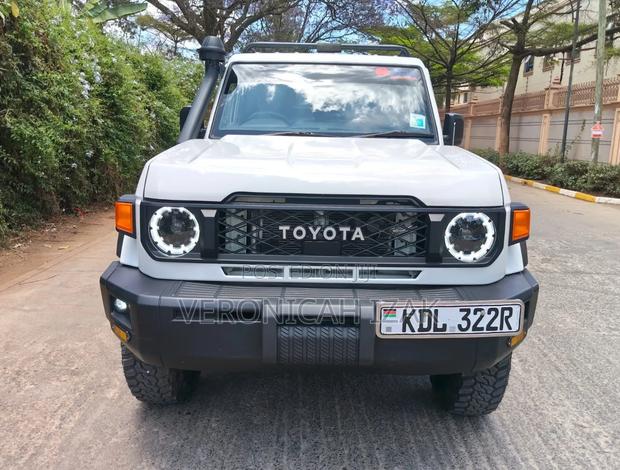 Toyota Land Cruiser 2023 White