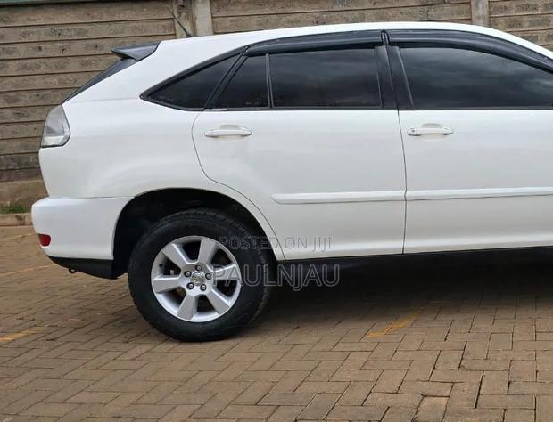 Toyota Harrier 2006 White