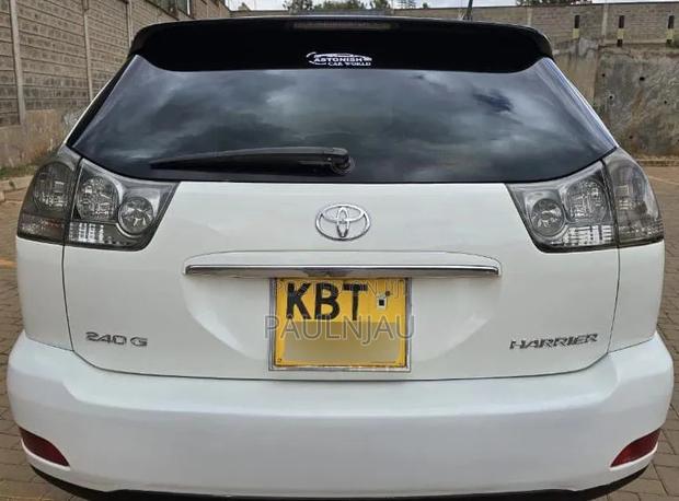 Toyota Harrier 2006 White