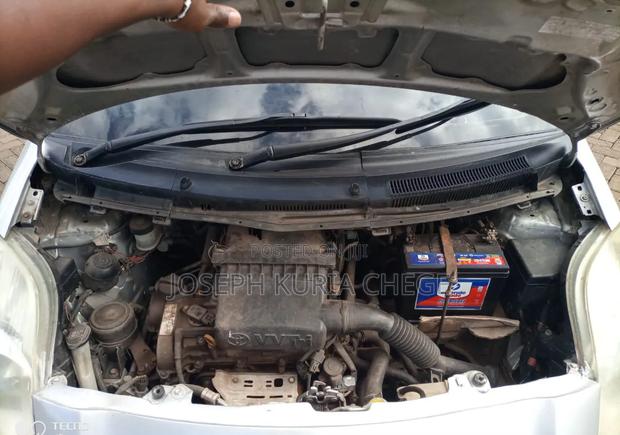 Toyota Vitz 1.3 FWD 5dr 2009 Silver