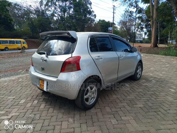 Toyota Vitz 1.3 FWD 5dr 2009 Silver