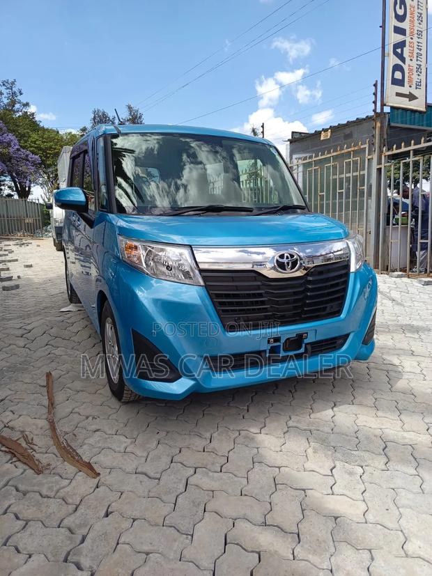 Toyota Roomy 2019 Blue