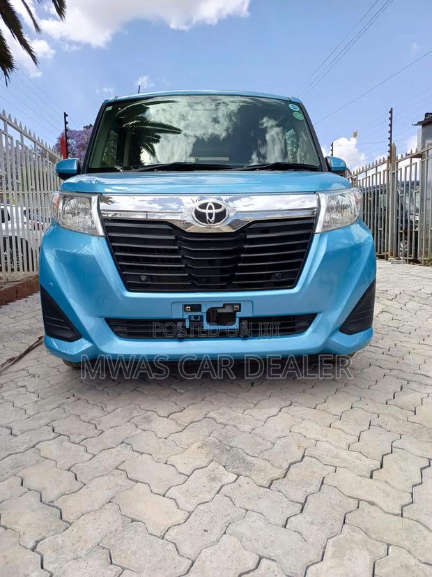 Toyota Roomy 2019 Blue