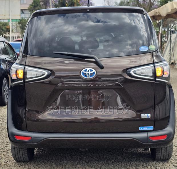 Toyota Sienta 1.5 Hybrid FWD (6-seater) 2019 Burgundy