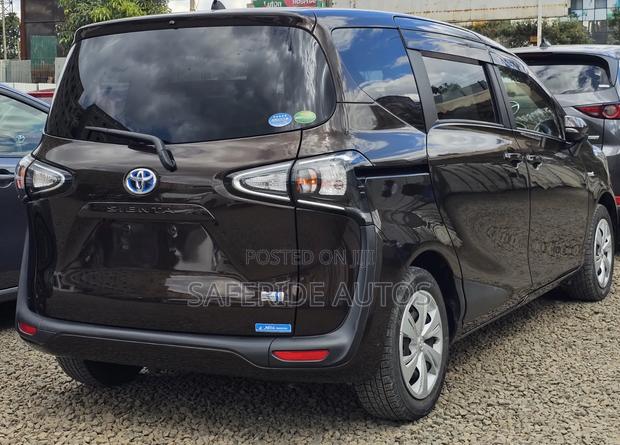 Toyota Sienta 1.5 Hybrid FWD (6-seater) 2019 Burgundy
