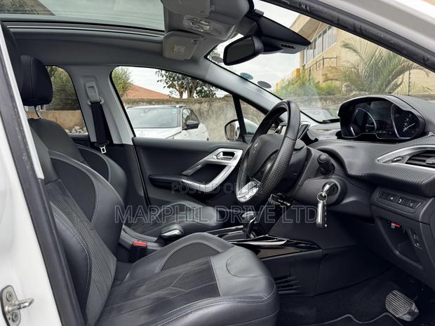 Peugeot 2008 2019 White