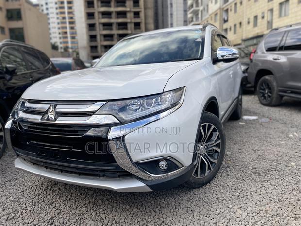 Mitsubishi Outlander LE FWD 2018 White