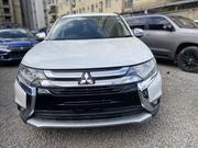 Mitsubishi Outlander LE FWD 2018 White for sale