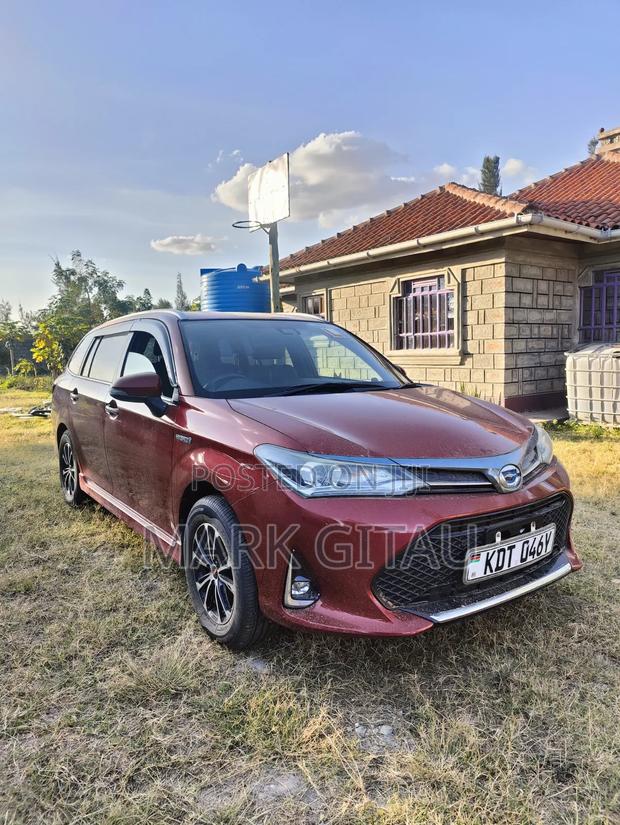 Toyota Corolla Fielder 1.5 Hybrid FWD 2018 Burgundy