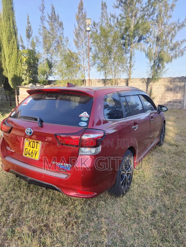 Toyota Corolla Fielder 1.5 Hybrid FWD 2018 Burgundy
