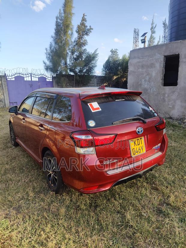 Toyota Corolla Fielder 1.5 Hybrid FWD 2018 Burgundy