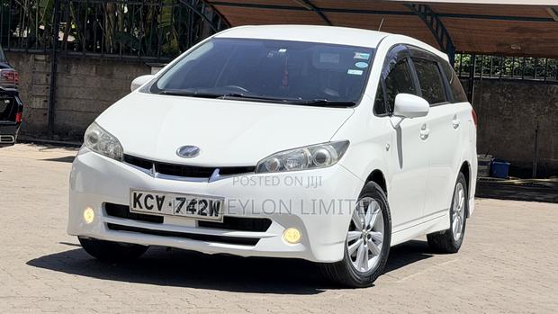 Toyota Wish 2012 Pearl