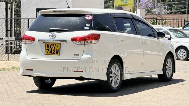 Toyota Wish 2012 Pearl