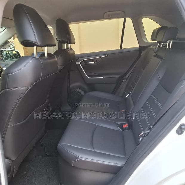 Toyota RAV4 2019 White