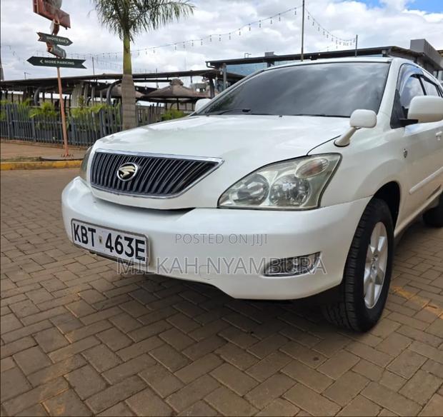 Toyota Harrier 2005 White