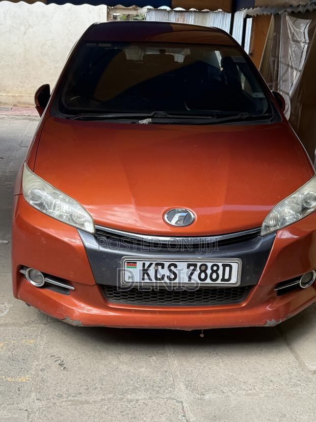 Toyota Wish 2012 Orange