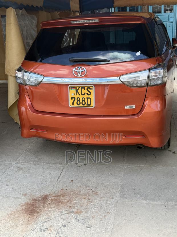 Toyota Wish 2012 Orange