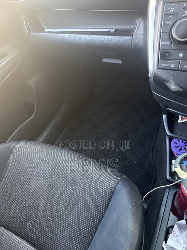 Toyota Wish 2012 Orange