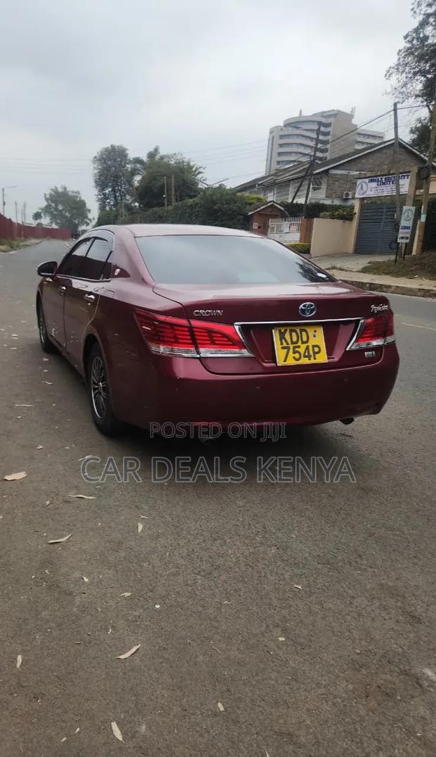 Toyota Crown 2014 Red