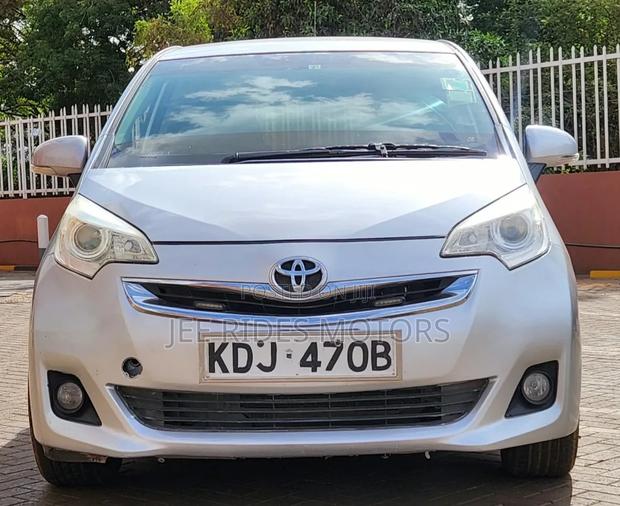 Toyota Ractis 2015 Gray