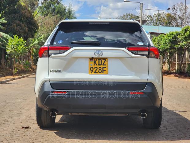Toyota RAV4 2019 White