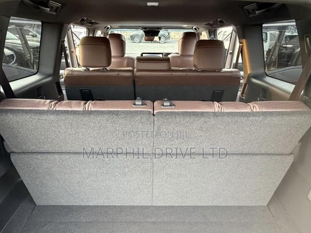 Toyota Land Cruiser 2024 Gold