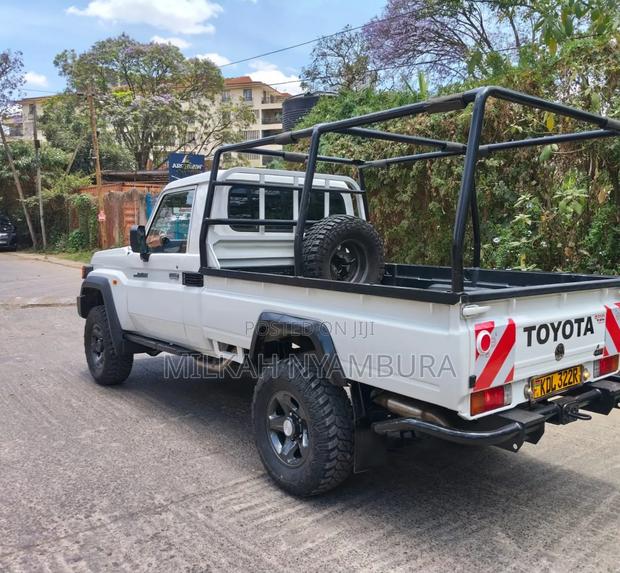 Toyota Land Cruiser 2023 White