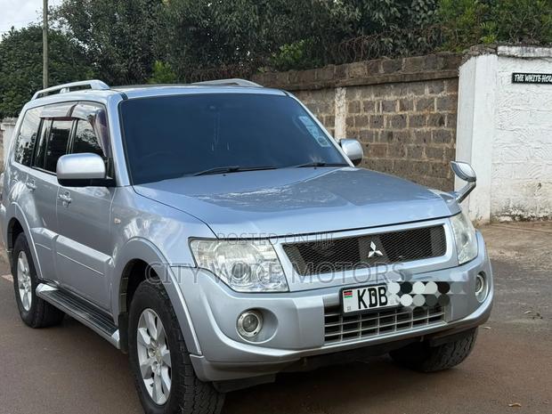Mitsubishi Pajero V80 3.2 DI-D 2015 Silver