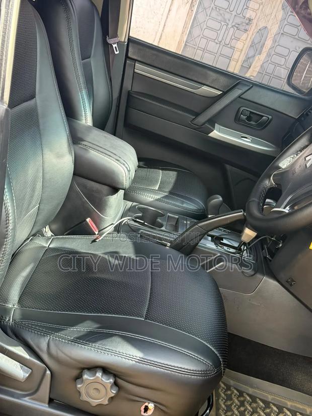 Mitsubishi Pajero V80 3.2 DI-D 2015 Silver