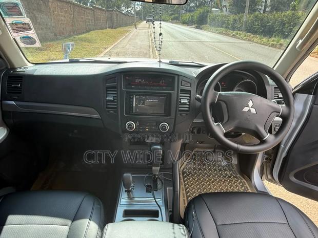 Mitsubishi Pajero V80 3.2 DI-D 2015 Silver
