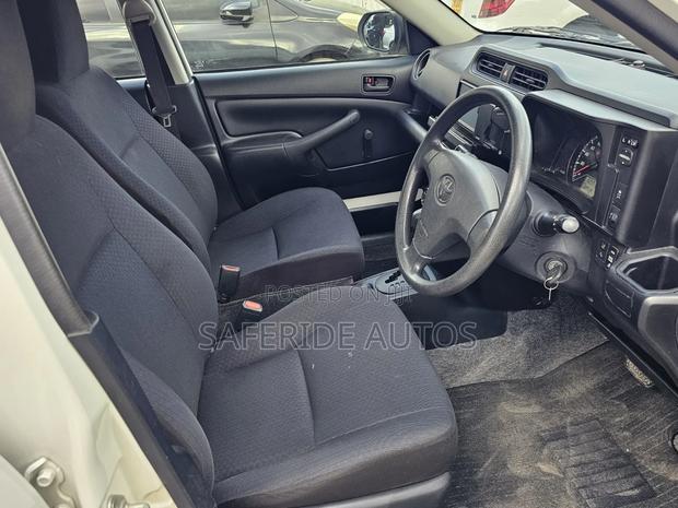 Toyota Probox 1.5 DX 4WD 2019 Pearl