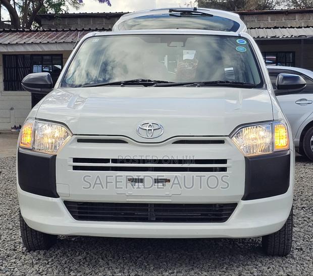Toyota Probox 1.5 DX 4WD 2019 Pearl