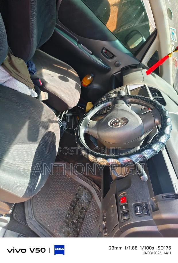 Toyota Ractis 1.5 FWD 2009 Gray