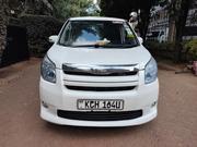 Toyota Noah 2.0 158hp FWD (8 Seater) 2010 White for sale