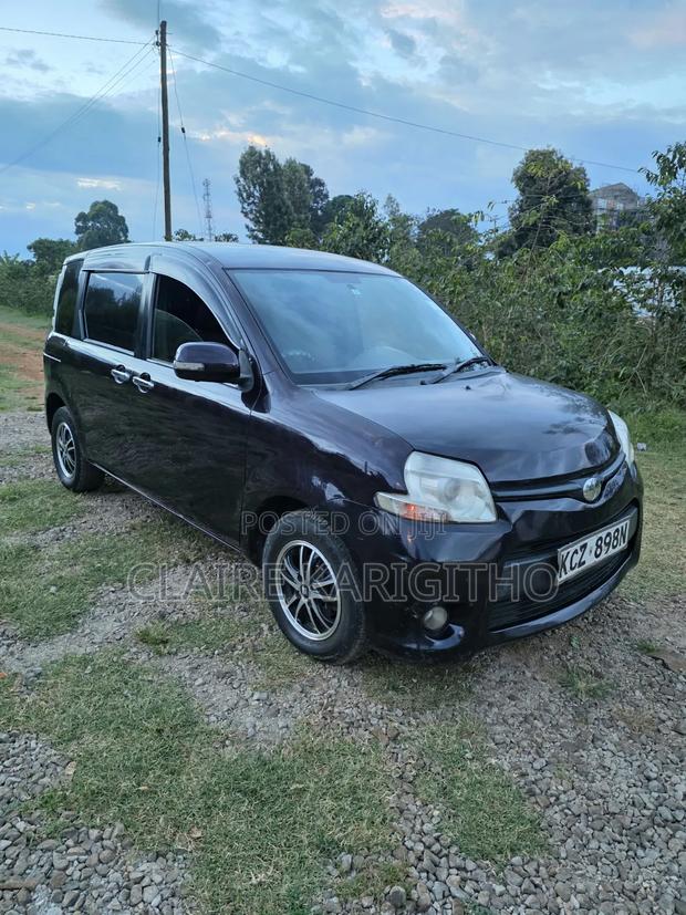 Toyota Sienta 1.5 FWD 2013 Gray