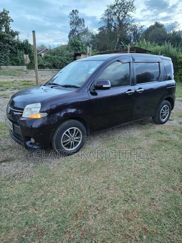 Toyota Sienta 1.5 FWD 2013 Gray