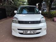 Toyota Voxy 2002 White for sale