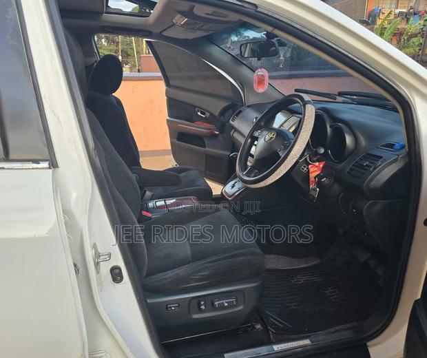 Toyota Harrier 2006 Off white