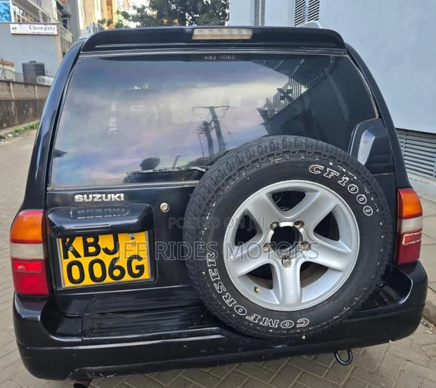 Suzuki Escudo 2002 Black